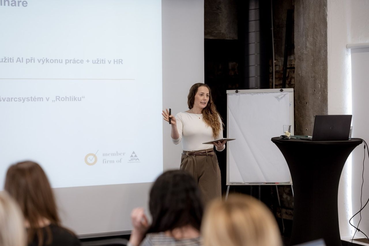 Kateřina Selníková školí AI